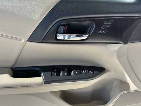 Used 2014 Honda Accord EX-L image 19