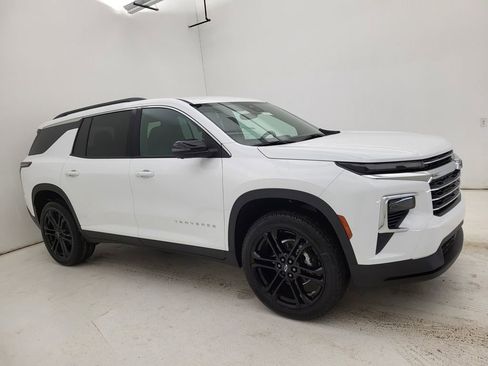 New 2026 Chevrolet Traverse LT w/ Driver Confidence Package FWD image 1