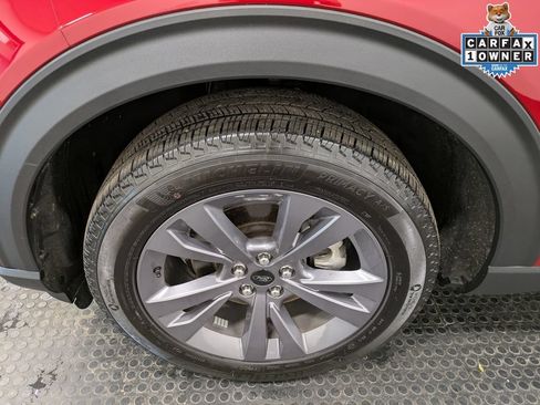 Used 2023 Ford Explorer XLT w/ Equipment Group 202A AWD/4WD image 7