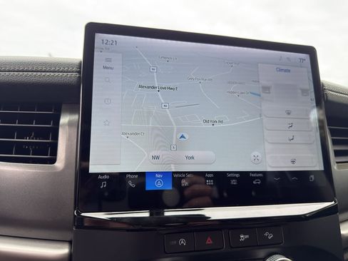 Used 2024 Ford Expedition XLT image 17