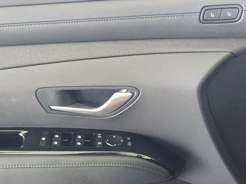 New 2025 Hyundai Tucson Limited image 16