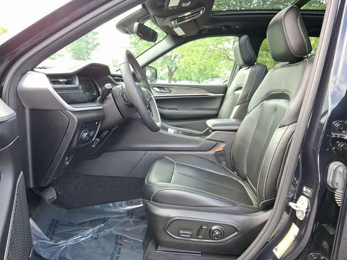 Used 2024 Jeep Grand Cherokee Limited 4xe AWD/4WD image 14