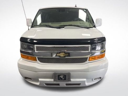 Used 2019 Chevrolet Express 2500 w/ Enhanced Convenience Package image 9