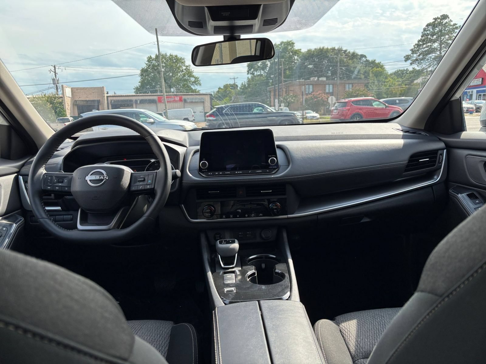 Used 2026 Nissan Rogue SV FWD image 33