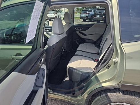 Used 2021 Subaru Forester Premium AWD/4WD image 9