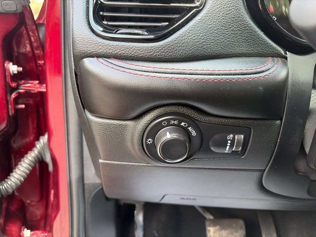 Used 2024 Dodge Durango GT AWD/4WD image 12