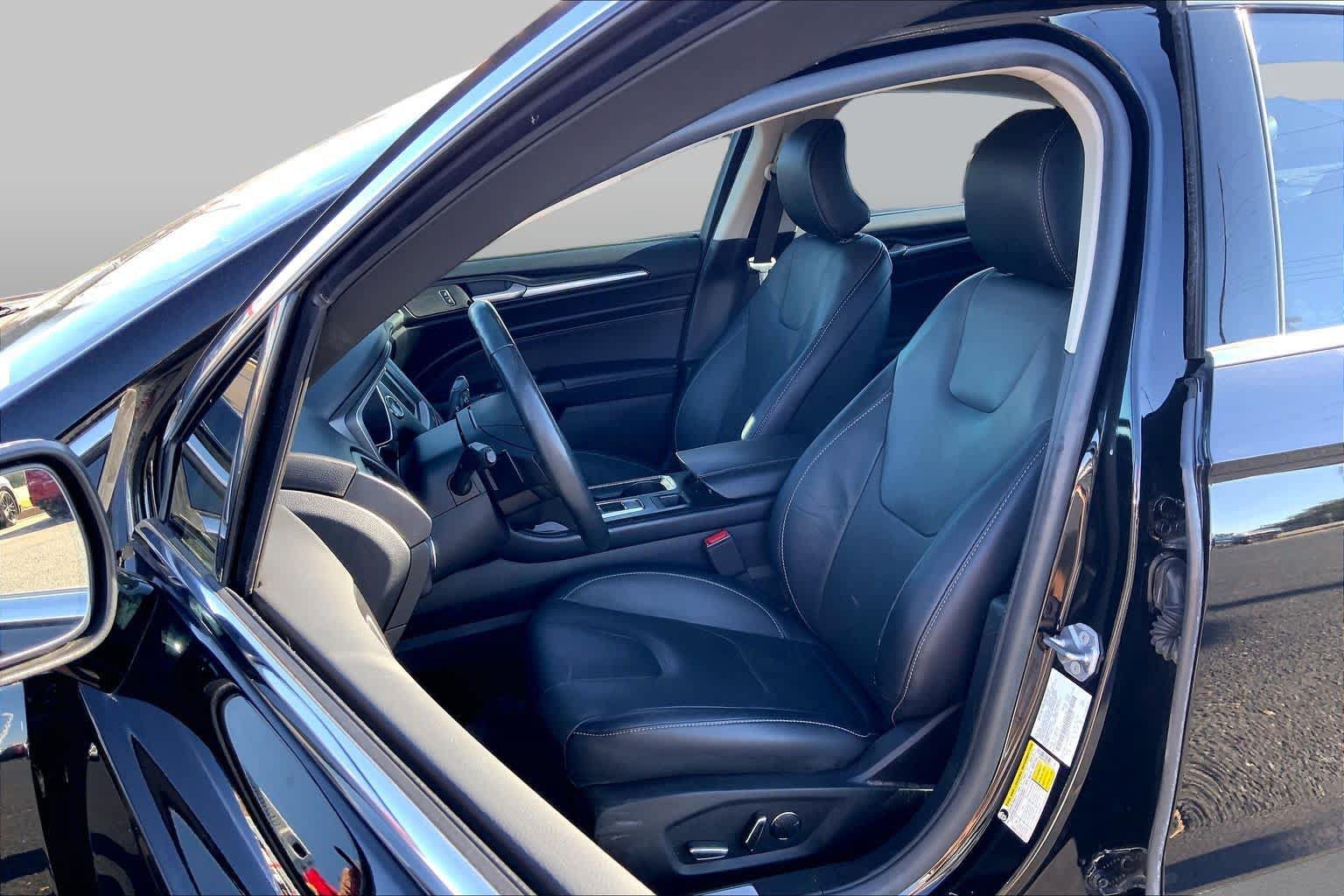 Used 2018 Ford Fusion Titanium AWD/4WD image 8