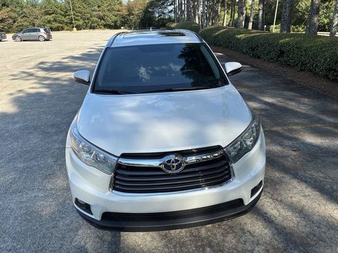 Used 2016 Toyota Highlander XLE FWD image 17
