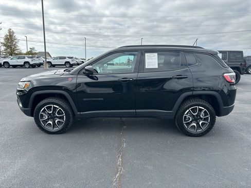 Used 2024 Jeep Compass Trailhawk image 5