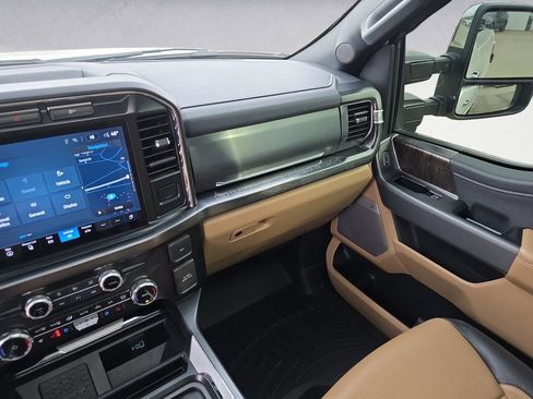Used 2024 Ford F350 Lariat w/ Chrome Package image 9
