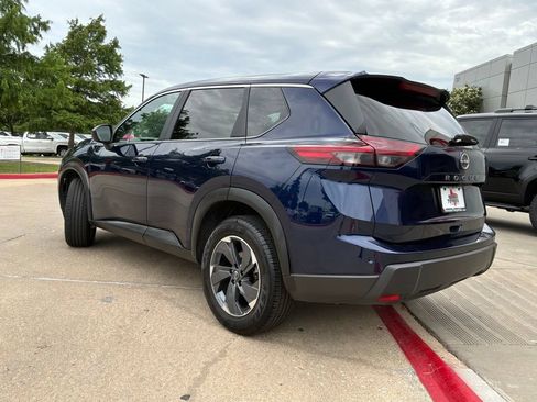Used 2025 Nissan Rogue SV FWD image 8