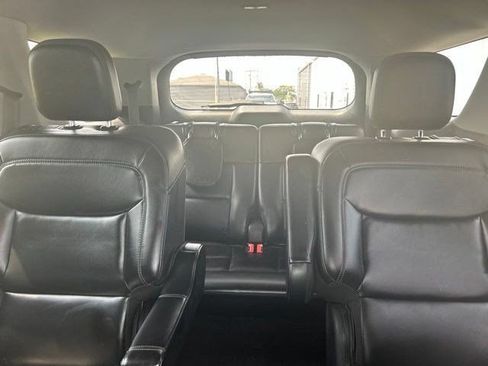 Used 2021 Ford Explorer XLT w/ Equipment Group 202A AWD/4WD image 31