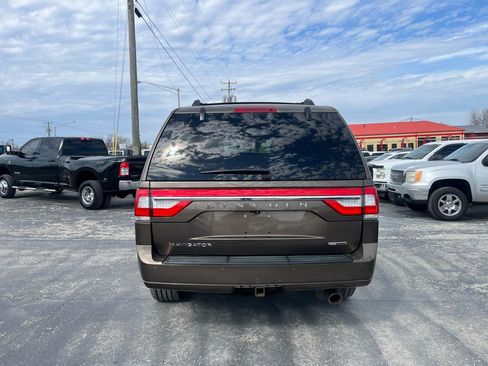 Used 2015 Lincoln Navigator 4WD w/ Equipment Group 101A Reserve image 4