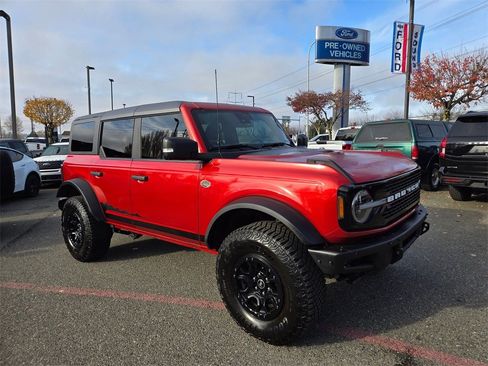 Used 2024 Ford Bronco Wildtrak image 3