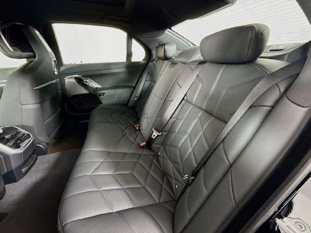Used 2026 BMW 740i xDrive AWD/4WD image 26
