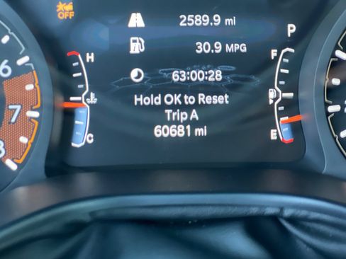 Used 2024 Jeep Compass Latitude AWD/4WD image 28
