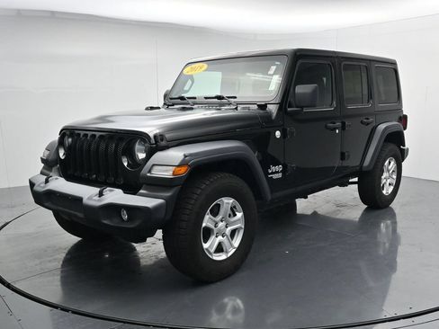 Used 2019 Jeep Wrangler Unlimited Sport S AWD/4WD image 4