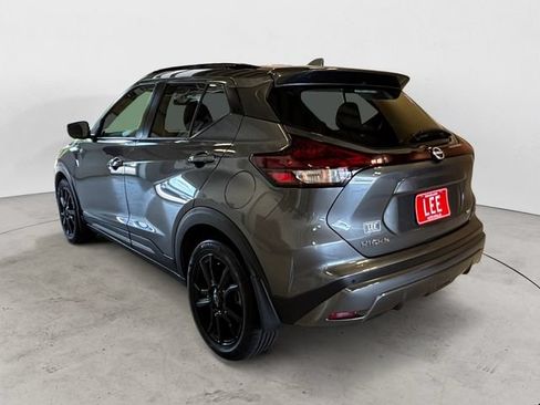 Certified 2023 Nissan Kicks SR FWD image 3
