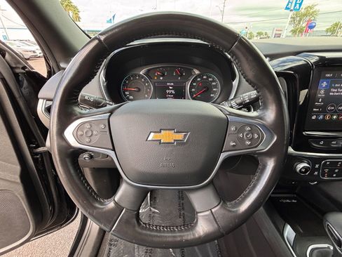 Used 2022 Chevrolet Traverse LT FWD image 23
