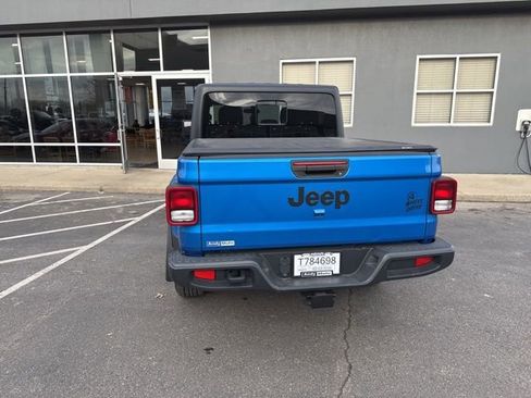 Used 2021 Jeep Gladiator Sport image 12