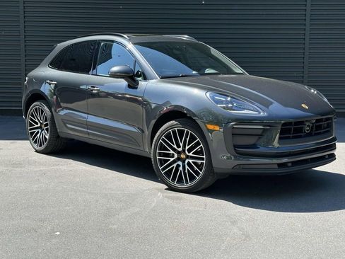 Certified 2026 Porsche Macan AWD/4WD image 7