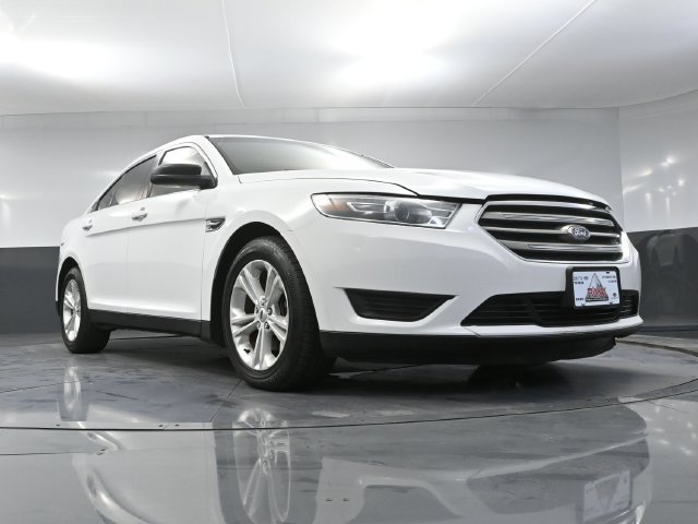 Used 2018 Ford Taurus SE FWD image 42