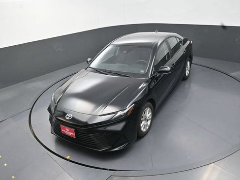 Used 2025 Toyota Camry LE FWD image 25