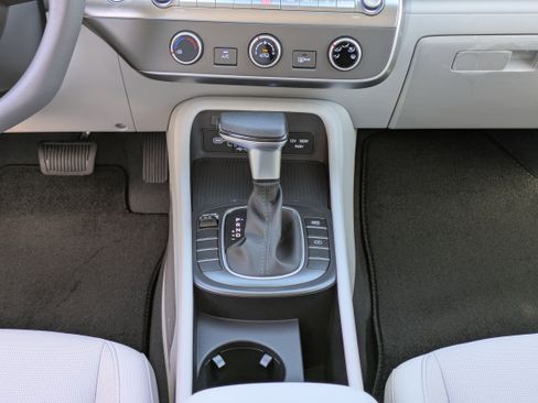 New 2026 Hyundai Kona SE image 19