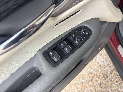 Used 2020 Cadillac XT6 Premium Luxury FWD image 24