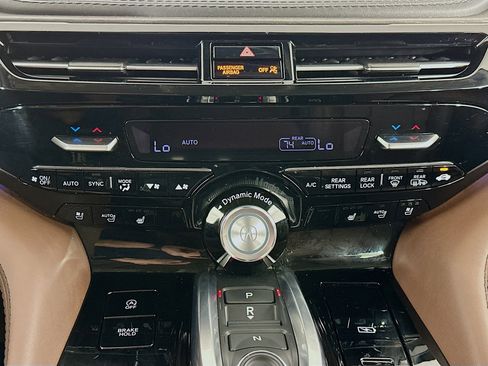 Used 2023 Acura MDX SH-AWD w/ Advance Package image 24