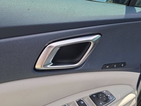 New 2026 Kia Carnival EX FWD image 19