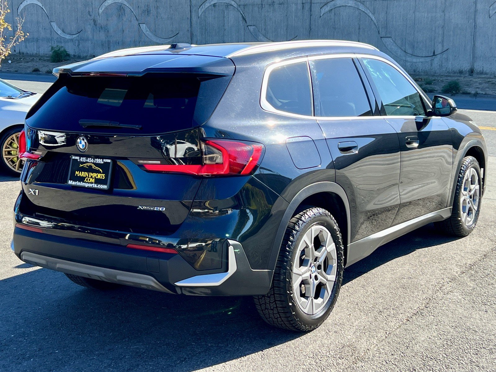 Used 2023 BMW X1 xDrive28i w/ Convenience Package AWD/4WD image 5