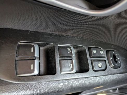 Used 2018 Kia Soul + FWD image 24