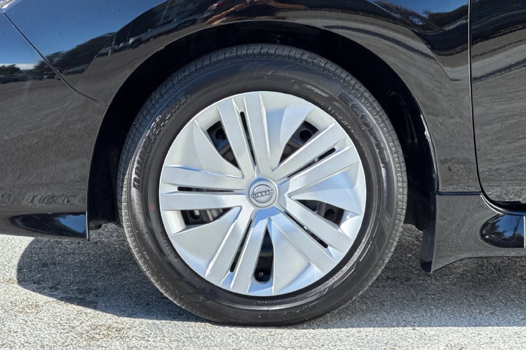 Used 2025 Nissan Leaf S FWD image 25