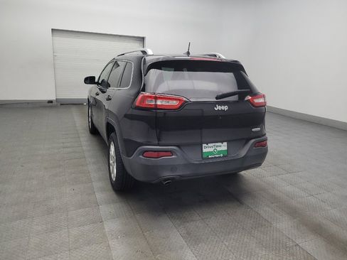 Used 2016 Jeep Cherokee Latitude w/ Comfort & Sound Group FWD image 5