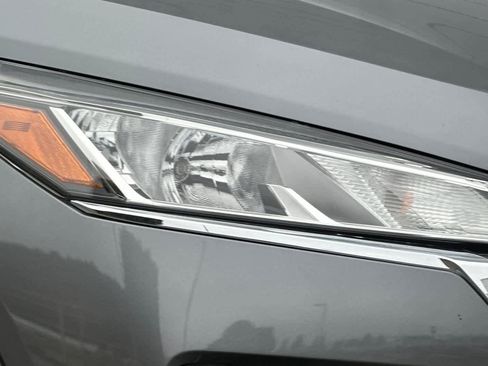 Used 2021 Nissan Kicks S image 34