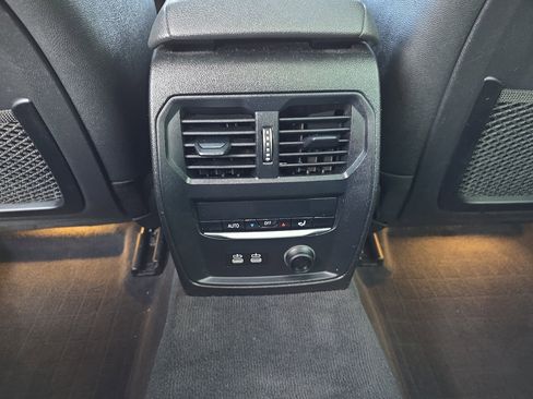 Used 2019 BMW 330i xDrive Sedan w/ Driving Assistance Package image 43