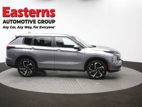 Used 2023 Mitsubishi Outlander SE AWD/4WD image 46