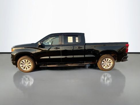 Used 2022 Chevrolet Silverado 1500 Custom image 4