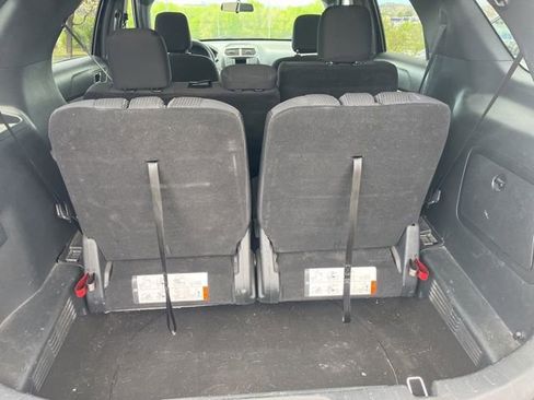 Used 2018 Ford Explorer XLT image 19