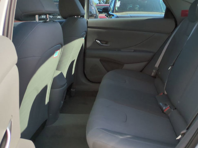 Used 2026 Hyundai Elantra SE FWD image 13