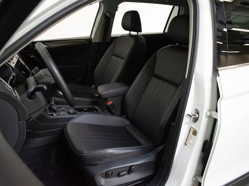 Used 2024 Volkswagen Tiguan SE AWD/4WD image 20