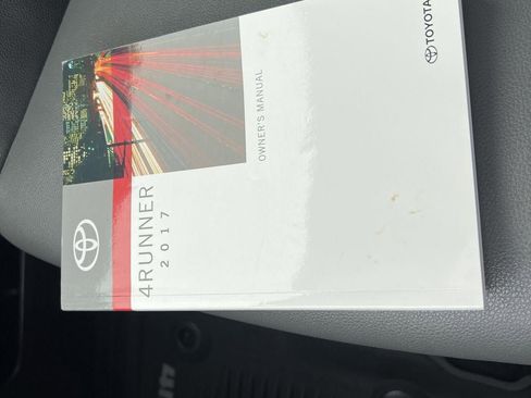 Used 2017 Toyota 4Runner SR5 Premium image 22