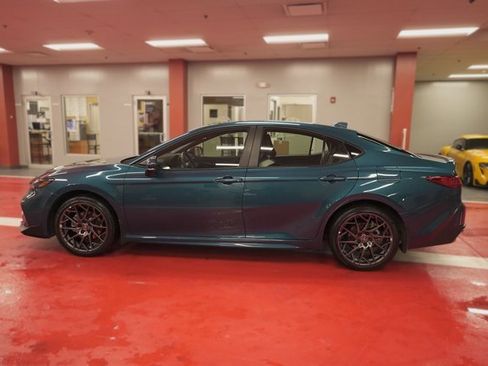 Used 2026 Toyota Camry SE image 4