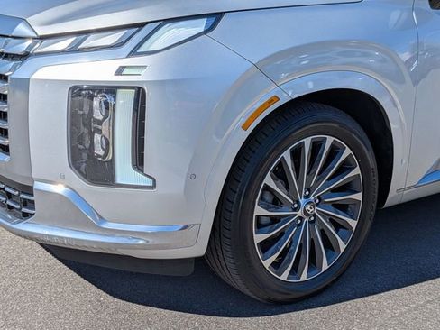 Used 2024 Hyundai Palisade Calligraphy image 9
