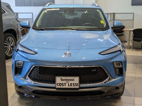 Used 2025 Buick Encore GX Sport Touring w/ Advanced Technology Package image 2