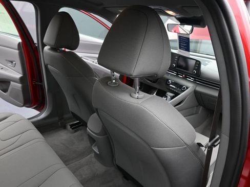 Certified 2025 Hyundai Elantra Sport image 12