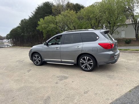 Used 2018 Nissan Pathfinder Platinum w/ Cargo Package image 7