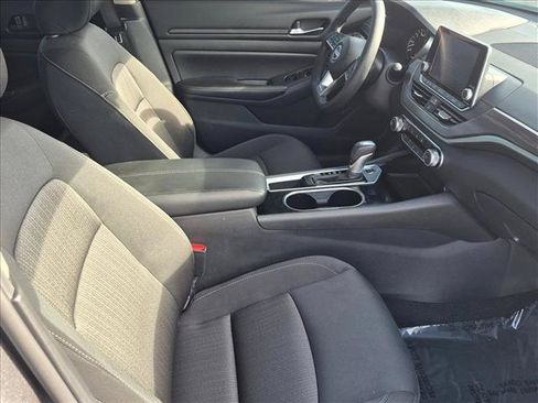 Used 2024 Nissan Altima 2.5 SV FWD image 19