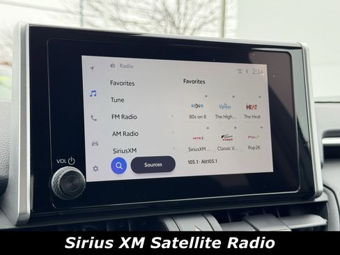 Used 2024 Toyota RAV4 LE image 9